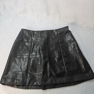 ABERCROMBIE AND FITCH Faux Leather Skort Skirt Sz M Side Zip Stretch Waist
